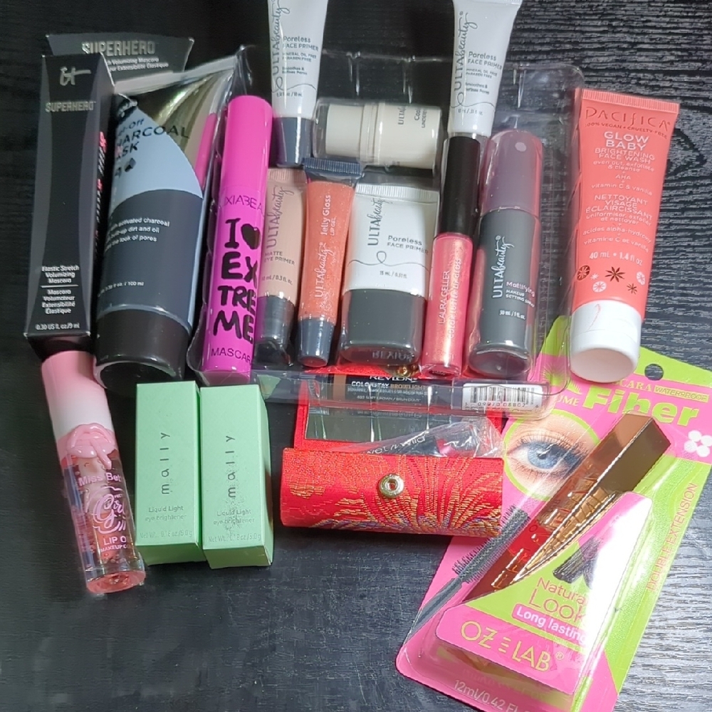18 Piece NEW Ulta Beauty Makeup Bundle